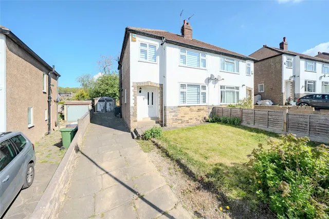 West Lea Gardens, Leeds, LS17, photo 1