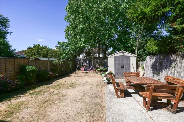 Worple Avenue, Staines, TW18, photo 3