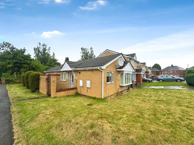 Broughton Road, Stoke-On-Trent, ST2, photo 1