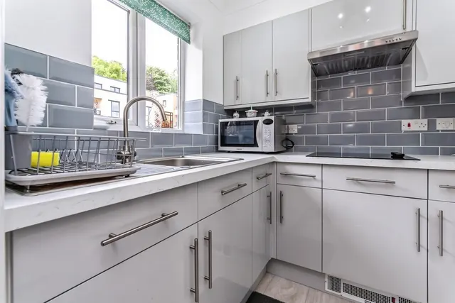 Pegasus Court, Stafford Road, Caterham, Surrey, CR3, photo 1
