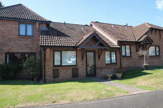Stourbridge Road, Halesowen, photo 1