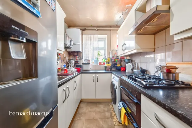 Photo 2 — Sheaveshill Court, The Hyde, London