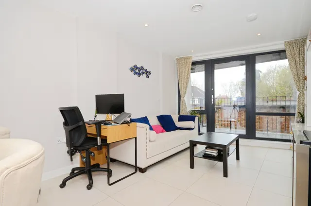 Alexandra Avenue, Harrow, HA2, photo 2