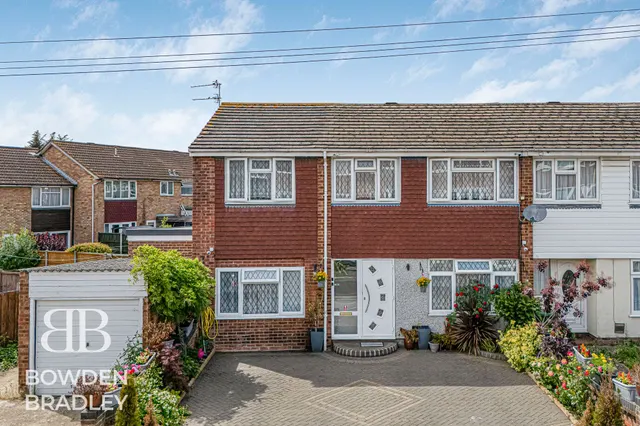 Charlotte Gardens, Collier Row, RM5, photo 1