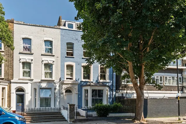 Vicarage Grove, SE5, photo 1
