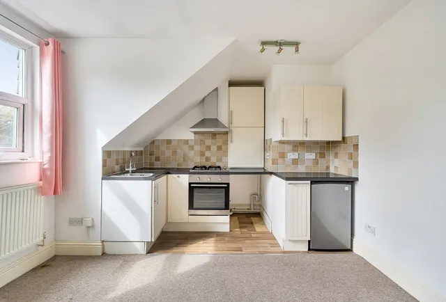 Photo 3 — Bath Road, Somerset, Brislington, BS4 3JU