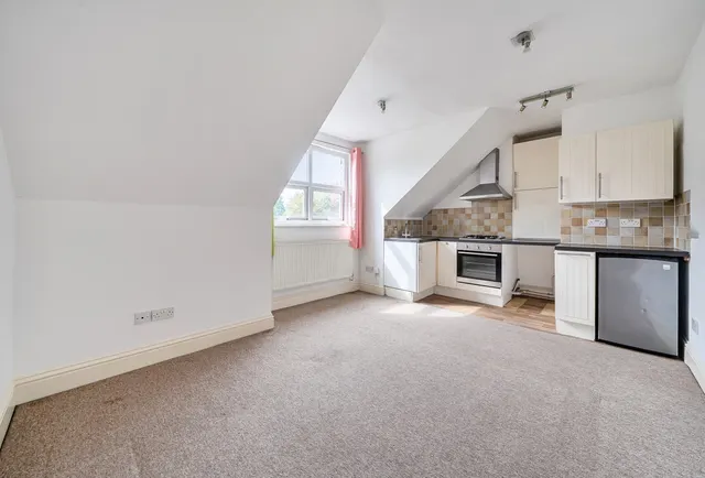 Photo 2 — Bath Road, Somerset, Brislington, BS4 3JU