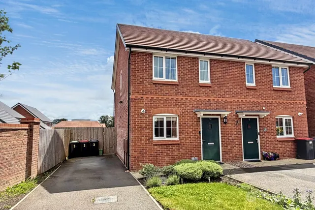 Dolly Tub Lane, Ansley, CV10, photo 1