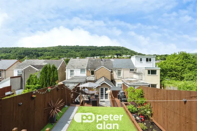 Cefn Yr Allt Neath, SA10, photo 1