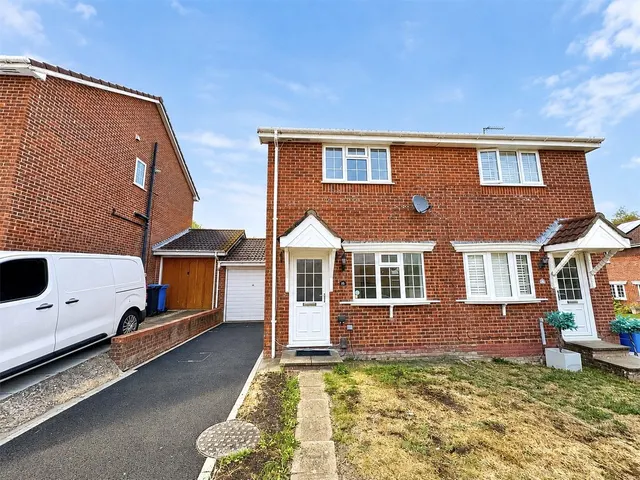 Chaffinch Close, Poole, BH17, photo 1