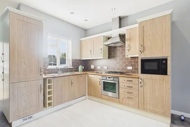 Manor Road, Swanscombe, DA10, photo 2