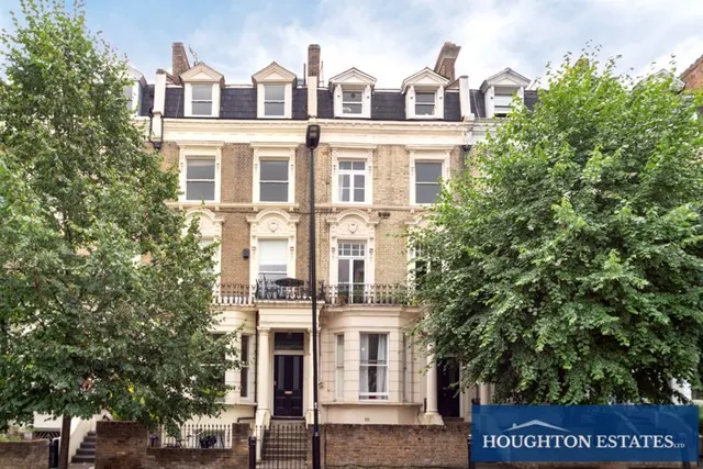 Sutherland Avenue, Maida Vale W9 2HF, photo 1