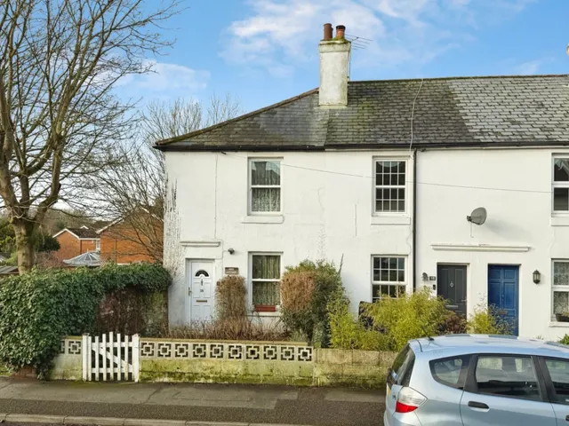Twiss Road, Hythe, photo 1