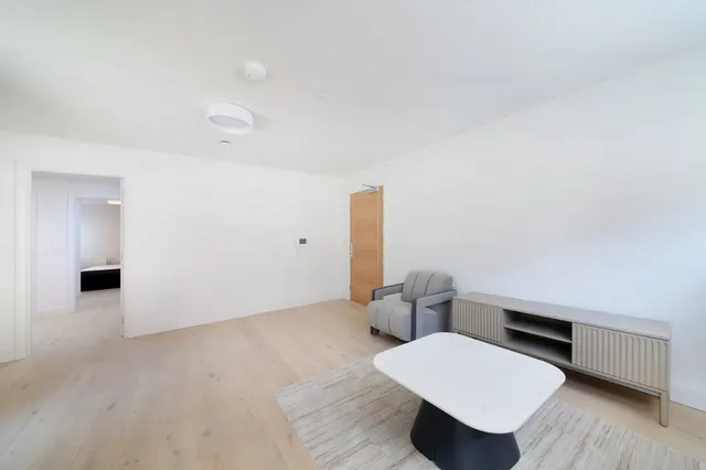 Stonhouse Street, London, SW4, photo 3