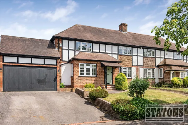The Avenue, Potters Bar, Hertfordshire, EN6 1EG, photo 1
