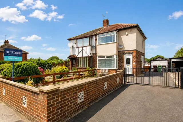 Thorpe Road, Pudsey, photo 1