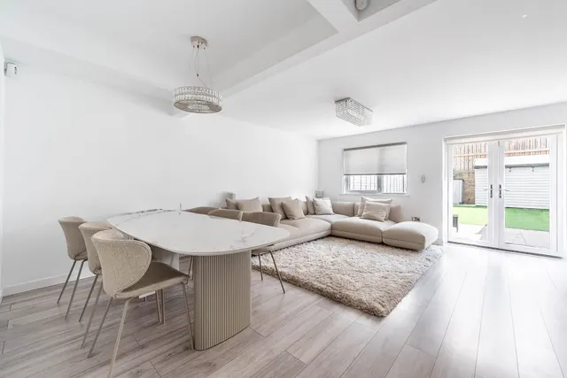 24 Arbus Crescent, Harrow, photo 1