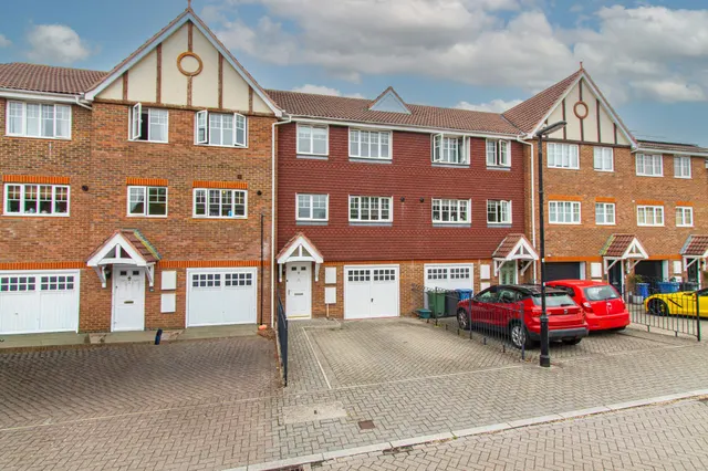 Ramsdell Road, Fleet, GU51 1DD, photo 1