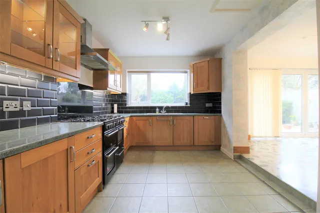 Balmoral Drive, Bramcote, NG9, photo 2