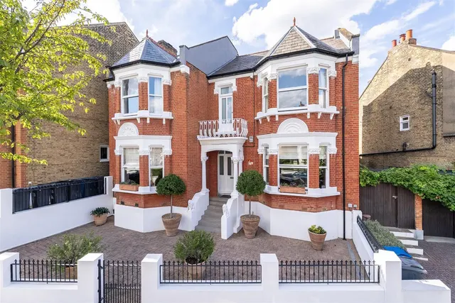 Bernard Gardens, Wimbledon, SW19, photo 1
