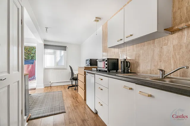 Farrant Avenue, N22, photo 3