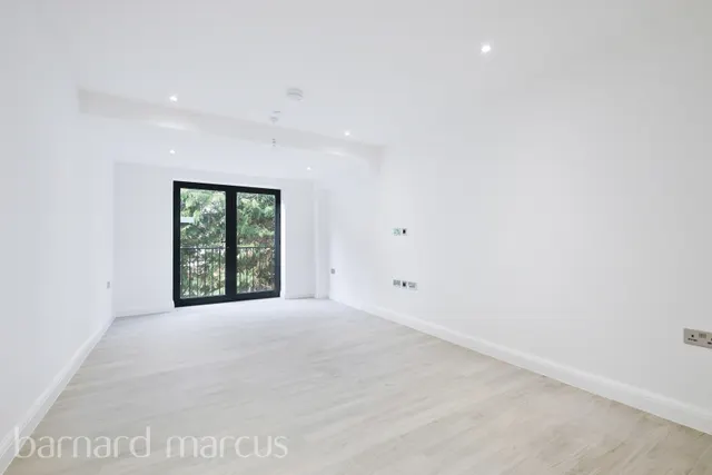 Bolters Lane, BANSTEAD, photo 1