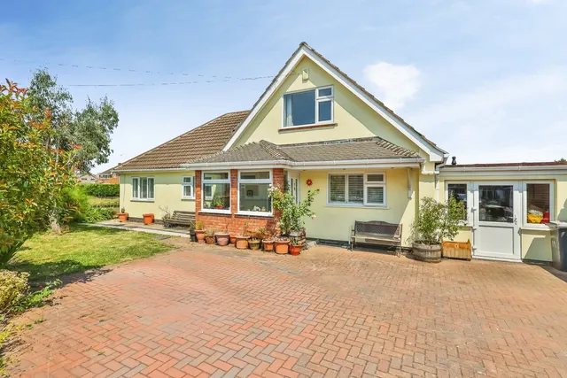 Frances Grove, Hucknall, NG15, photo 1