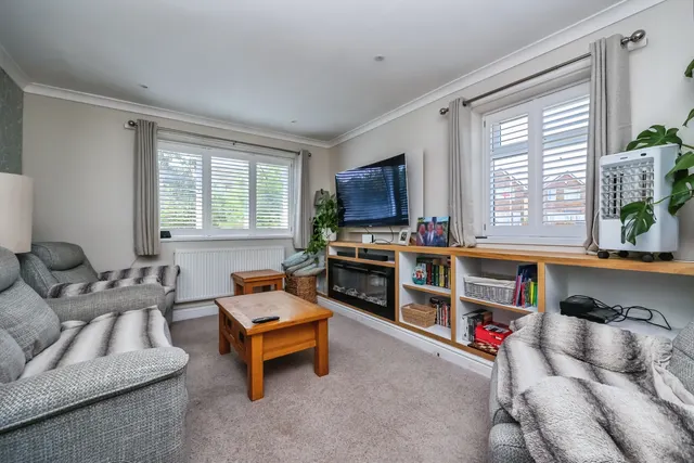 Frances Grove, Hucknall, NG15, photo 3