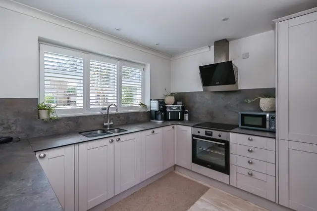 Frances Grove, Hucknall, NG15, photo 2