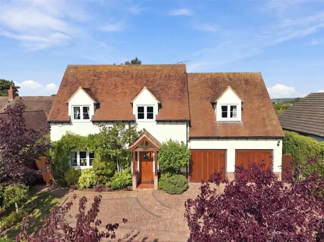 with 4 bedrooms in Great Bardfield, Nr Braintree, CM7, photo 1