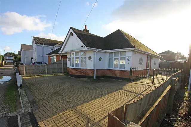 Edward Road, Bournemouth, photo 1