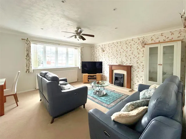 Photo 3 — Pineholt Close, St. Ives, Ringwood, Dorset, BH24 2NE