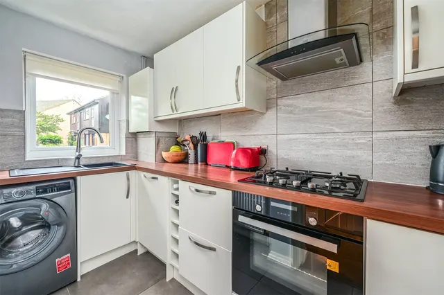 Photo 2 — Maple Close, Ash Vale, Guildford, Surrey, GU12 5JZ