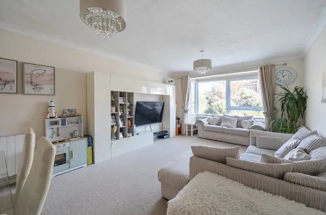 Wallace Avenue, Worthing, BN11, photo 2