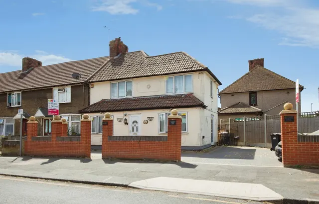 Rugby Road, Dagenham, RM9, photo 1