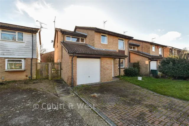 Aldingbourne Close, Ifield, RH11, photo 1