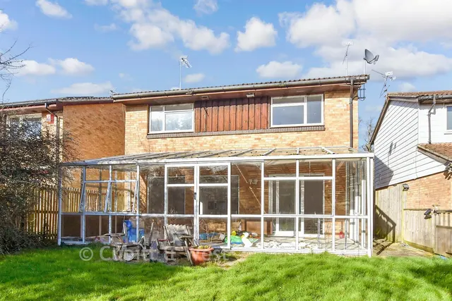 Aldingbourne Close, Ifield, RH11, photo 3
