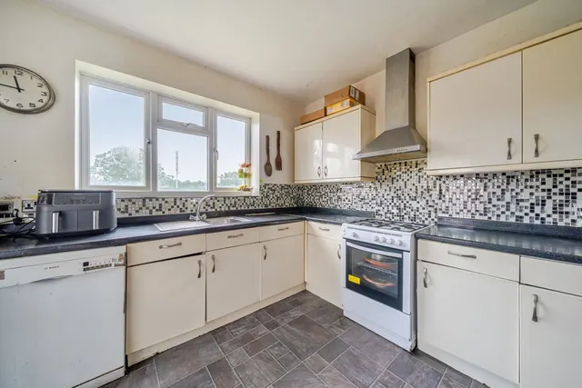 Photo 3 — Sibthorpe Road, SE12
