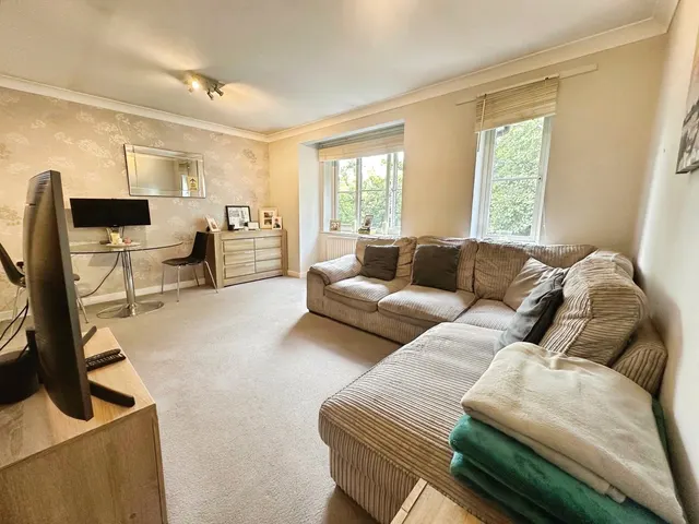 Photo 2 — Anders Corner, Bracknell, Berkshire, RG42 1PU