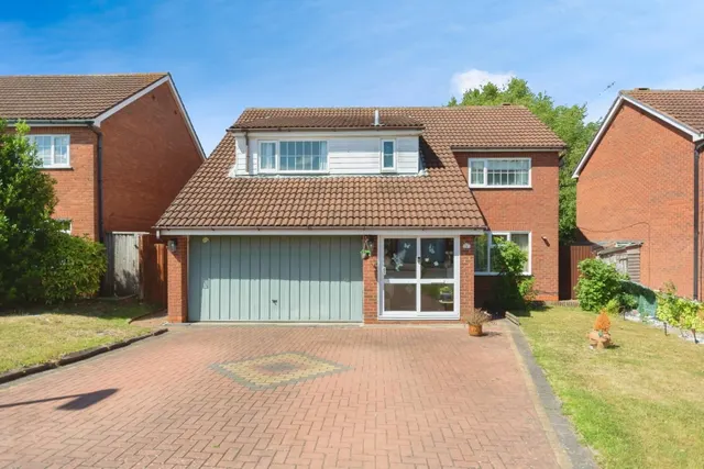 Barnfield Drive, Solihull, photo 1