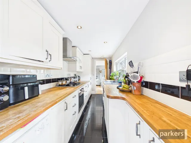 Kidmore End Road, Emmer Green, RG4, photo 3