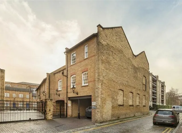 Bridewell Place, Wapping, E1W, photo 1