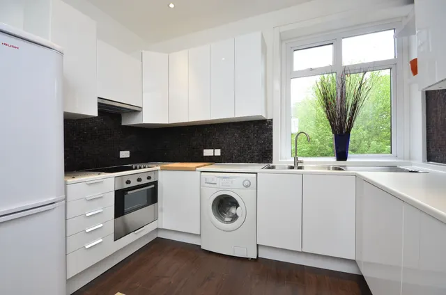 Photo 3 — Upper Maisonette, 17 Dollis Park, London