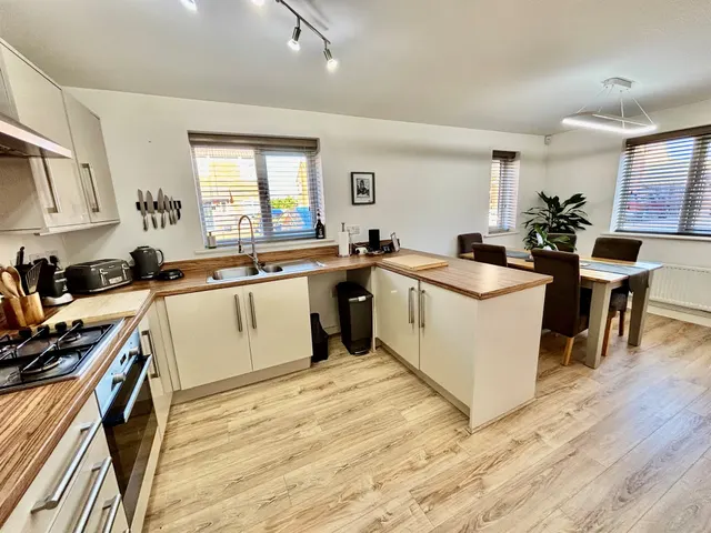 Cornmill Close, Peterborough, PE7, photo 3