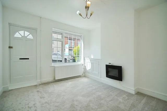 St. Saviours Road, Coalville, LE67, photo 3