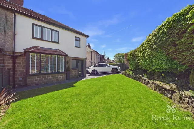 Goldington Drive, Oakes, Huddersfield, West Yorkshire, HD3, photo 1