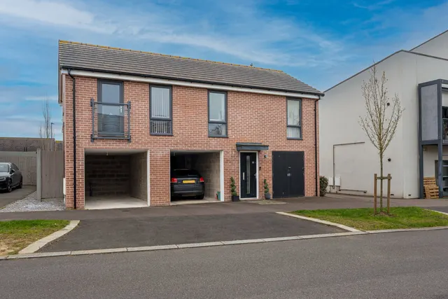 Bird Cherry Lane, Harlow, CM17, photo 1