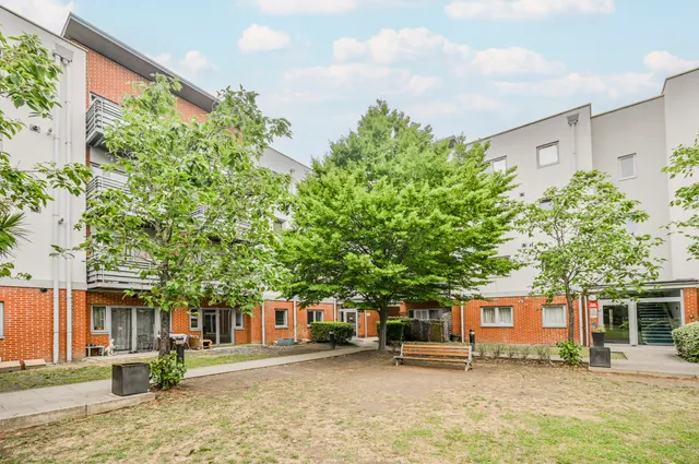 Flat 64, Cannock Court, 3 Hawker Place, London, photo 1