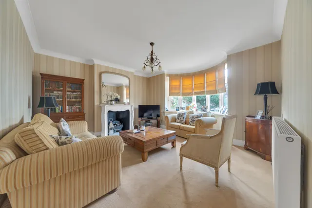 Photo 2 — Hartsmead Road, Eltham, SE9 3LU