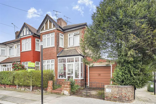 Perth Road, Wood Green, N22, photo 1
